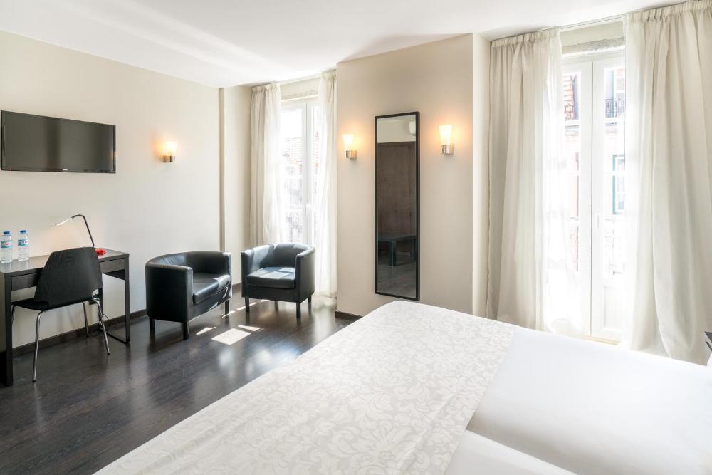 Classic Double Room interior